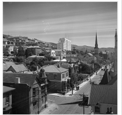 1943 - Willis St, Wellington. Pascoe, John Dobree, 1908-1972 :Photographic albums, prints and negatives. Ref: 1/4-000821-F. Alexander Turnbull Library, Wellington, New Zealand. http://natlib.govt.nz/records/23094475