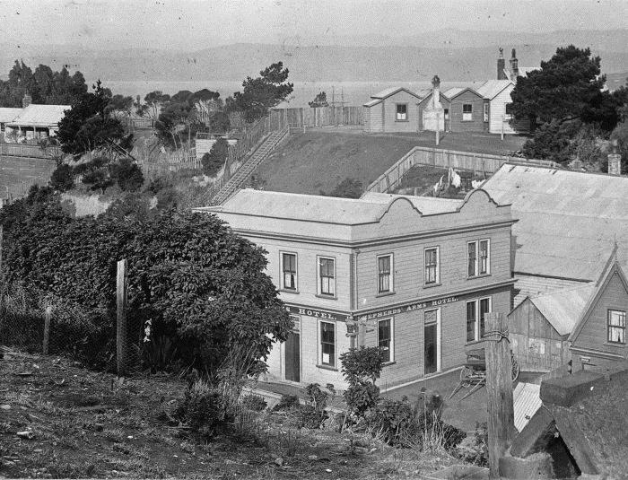 The Shepherds’ Arms Hotel, 1895. Ascot Terrace is to the right. A gable of the Karori Hotel can be seen to the right. Image: National Library reference 