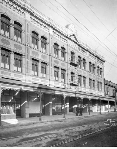 c.1908 People’s Palace Hotel on Cuba Street – note that the building was originally three-storeys high. Te Ara reference: Paul Christoffel. 'Hotels and motels - Types of early hotels', Te Ara - the Encyclopedia of New Zealand, updated 10-Jul-13 