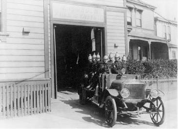 c.1919 - Firemen of the Wellington Municipal Fire Brigade, Thorndon Fire Station, Wellington. Reffin, J H (Mrs), fl 1974 :Photographs relating to the Edmonds family and fire brigades. Ref: PAColl-4629-2. Alexander Turnbull Library, Wellington, New Zealand. http://natlib.govt.nz/records/22725710