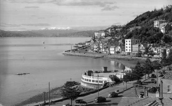 Oriental Bay, Wellington. New Zealand Free Lance : Photographic prints and negatives. Ref: 1/2-100951-G. Alexander Turnbull Library, Wellington, New Zealand. http://natlib.govt.nz/records/23160855