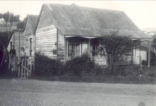 1938, Tawa’s first schoolhouse (WCC Archives)