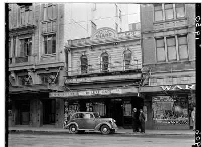 Willis Street, Wellington. Negatives of the Evening Post newspaper. Ref: 114/160/13-G. Alexander Turnbull Library, Wellington, New Zealand. http://natlib.govt.nz/records/22324590