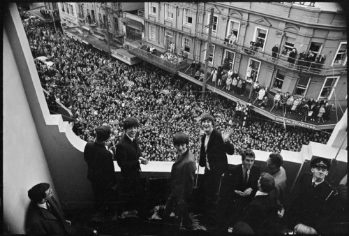 'The Beatles at the St George, Wellington', URL: http://www.nzhistory.net.nz/media/photo/the-beatles-at-the-st-george-wellington, (Ministry for Culture and Heritage), updated 7-Jan-2014